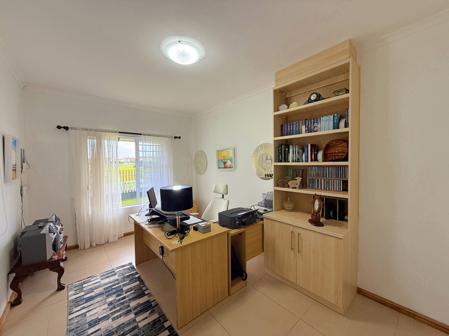 4 Bedroom Property for Sale in Country Club Western Cape